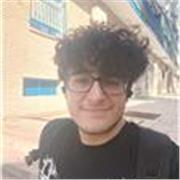 Profesor joven busca alumnos para dar clases de ciencias
