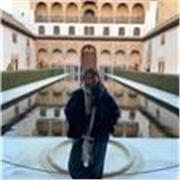 Soy asturiana y estudiante de 2 año de traducción e interpretación en la universidad de granada. Con nivel advanced de Cambridge.