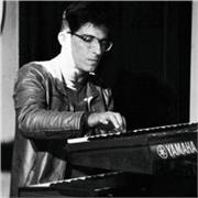 Ganador del grammy! Rosthand ofrece Clases de piano presenciales en Vigo o online para niños jóvenes y adultos