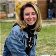 Offro lezioni private a bambini/e e ragazzi/e delle scuole elementari, medie e liceo. In particolare con interesse e competenze nell'aiutare giovani con DSA e BES, nello studio, aiuto compiti e preparazione per gli esami