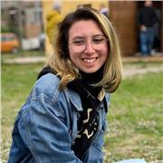 Offro lezioni private a bambini/e e ragazzi/e delle scuole elementari, medie e liceo. In particolare con interesse e competenze nell'aiutare giovani con DSA e BES, nello studio, aiuto compiti e preparazione per gli esami