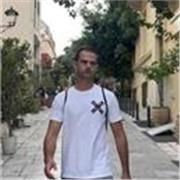 Profesor titulado que enseña inglés práctico y comunicativo a estudiantes de todas las edades y niveles, además de cualquier materia para primaria
