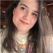 Profesora titulada en Ilustración y Diseño, con Máster para ejercer la docencia en dichos campos. Más 8 años de experiencia.