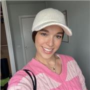 Profesora titulada de ballet y danza contemporánea. Además tengo la titulación de magisterio primaria.