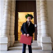 Laureato in Scienze Filosofiche (magistrale) e Filosofia (triennale) offre ripetizioni e lezioni private di filosofia