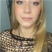 Ilustradora con 3 años de experiencia en dibujo y pintura, apto para todas las edades.