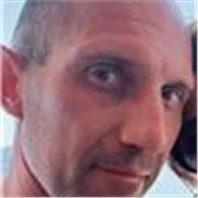 Insegnante di Italiano e Storia, residente in provincia di Bolzano, impartisce lezioni per entrambe le materie sia in presenza che