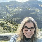 Profesora de química, física o matemáticas. Interesada en niveles intermedios.