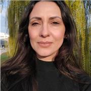 Universitätsprofessor, der technisches Zeichnen und Geometrie lehrt (Spanisch)