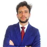 Lezioni di diritto amministrativo 
Laureato in Giurisprudenza alla Federico II di Napoli 
Master di II Livello  Appalti pubblici