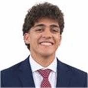 Soy un estudiante de periodismo de último año que quiere ser profesor de Lengua. Domino la comunicación y la materia, soy cercano