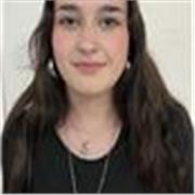 Soy una estudiante cursando Segundo de Bachillerato y estudiante de la EOI por las mañanas, ayudar es algo que me suma.