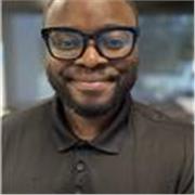 English tutor offering practical online lessons for adults who want to speak with greater confidence and clarity.