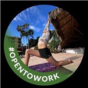 Maestra de Yoga especializada en Alineamiento Restaurativo, con enfoque en lesiones o padecimientos crónicos