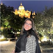 Profesora que imparte clases de cualquier asignatura, pero sobretodo de Matemáticas,Lengua Castellana y Literatura
