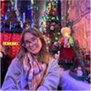 Soy María Llorente, profesora de inglés e IELTS, bilingüe, con experiencia preparando a alumnos de todas las edades y niveles