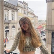 Hola, soy Valeria, estudiante de segundo de farmacia, y doy clases particulares de química, biología y lengua