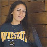 Essendomi laureata negli Stati Uniti in Criminologia, Spagnolo e pre-legge, mi sento sicura di poter insegnare inglese