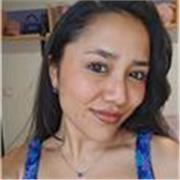 Estudiante de Trabajo social, dispuesta en ayuda  a niños de primaria con sus deberes 