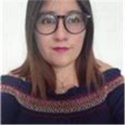 Profesora de psicología imparte clases