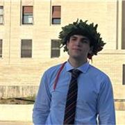 Diplomato con lode al liceo scientifico e dottore magistrale con lode in Scienze Storiche. Propongo lezioni in Italiano, Inglese, 