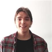 Profesor de guitarra. He dado clase anteriormente, y llevo tocando piano y guitarra desde hace más de 10 años con algunos conciertos de por medio.