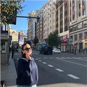 Je propose des cours de français et d'anglais pour tous les âges. Apprenez à votre rythme !