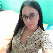Cuido niños para ayudar con sus tareas