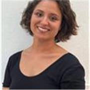 Profesora de francés, música, teatro y baile para todos las edades. 