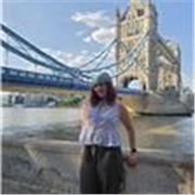 Profesora de inglés apta para todos los niveles. Especializada en secundaria y títulos de Cambridge