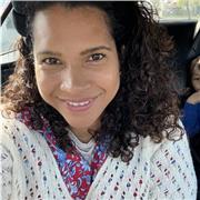 Profesora de francés con enfoque comunicativo y clases dinámicas en línea