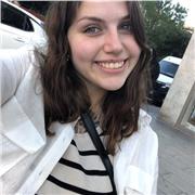 Me defino como una persona que ama la filosofía relacionada con el arte y la expresión. Daré clases a niños y adolescentes