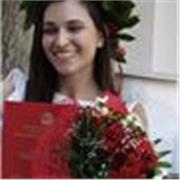Dottoressa in legge, diplomata in lingue straniere impartisce lezioni individuali 