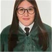 Estudiante de Educación Infantil que ofrece refuerzo al alumnado de Primaria y cuidado de niños y niñas
