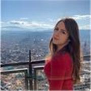 mi chiamo Benedetta laureata in filosofia, impartisco ripetizioni di filosofia, storia e latino sia online che in presenza