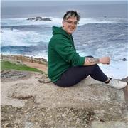 Profesora de fútbol apta para preescolar y primaria, experiencia de entrenadora.