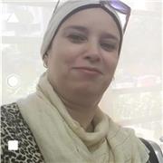 Documentaliste et enseignante de français donne des cours aux jeunes enfants ou aux adultes anglophones, francophones ou arabophones