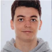 Joven de 18 años con título de la ESO, bachillerato científico con matricula de honor y buen nivel B2 de francés y B2 de inglés