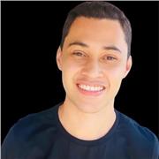 Dou aulas de RH e comunicação, revisão de textos e trabalhos. Orientação profissional e marketing pessoal