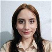 Profesora de apoyo escolar en la materia de español