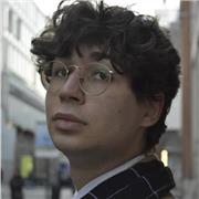 Sono uno studente universitario di Lingue e Letterature Straniere e offro lezioni di inglese e spagnolo, sia online che dal vivo.