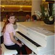Offro lezioni di pianoforte, teoria e solfeggio per tutte le età