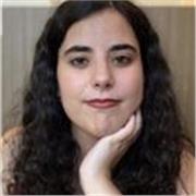 Soy estudiante de historia y filología clásica y ofrezco clases particulares presenciales y online.