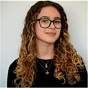 Estudiante universitaria con tiempo limitado y sin experiencia, capaz de enseñar o reforzar en cualquier materia