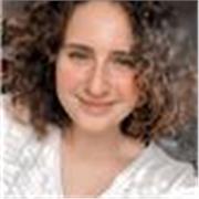 Studentessa universitaria che offre ripetizioni e aiuto con i compiti fino alle scuole medie, diverse materie