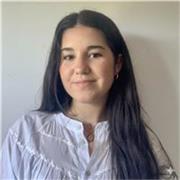 Profesora particular con estudiante de Derecho y ADE niños de todas las edades, presenciales y online