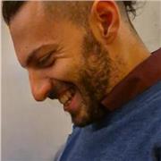 Insegnante di chimica per ragazzi fino al titolo di laurea triennale