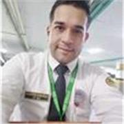 Profesor de apoyo escolar para clases virtuales en el área de las ciencias naturales