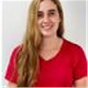 Odontóloga titulada con más de 3 años de experiencia en atención a niños, clases de cuidado tanto bucal como hábitos de alimentaci