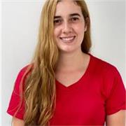 Odontóloga titulada con más de 3 años de experiencia en atención a niños, clases de cuidado tanto bucal como hábitos de alimentaci